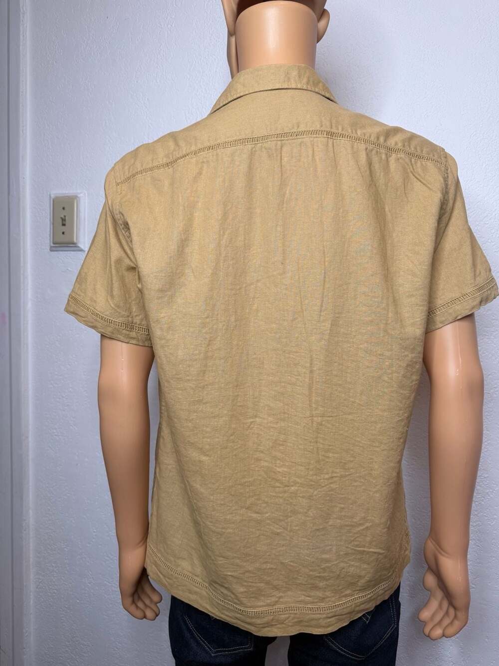 Taylor Stitch Short Sleeve Linen Camp Shirt with Ladder Stitch Detail - Picture 4 of 9